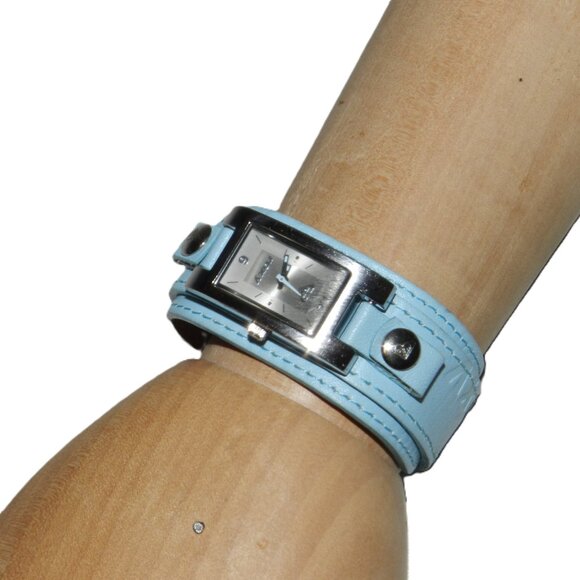 Vintage Roxy Blue Genuine Leather Band Chic Ladies Watch New Battery! - Picture 6 of 15